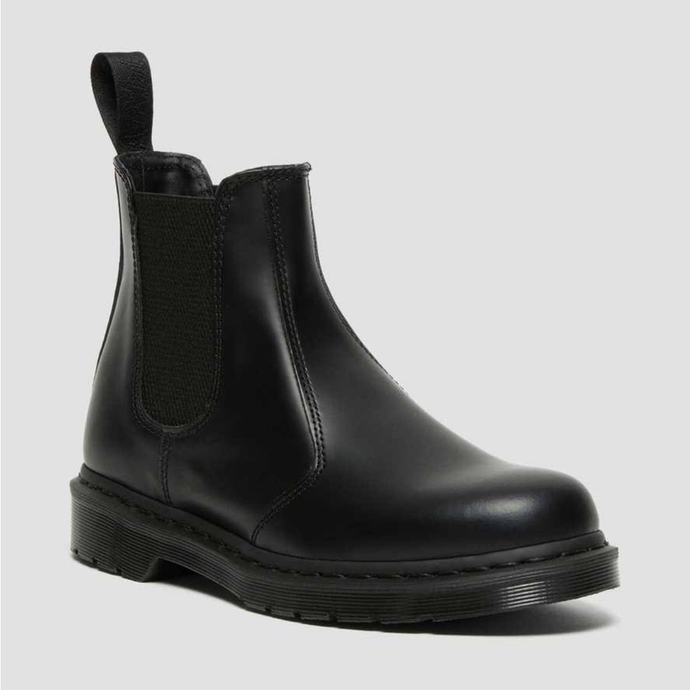 Doc Martens Chelsea 2976 Mono Smooth Leather Boot in Black